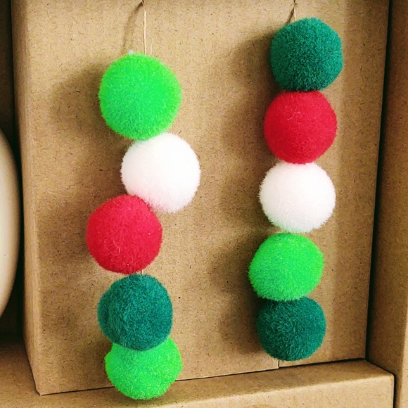 NIB RAE DUNN MAKING SPIRITS BRIGHT MUG & FELT GARLAND GIFT SET, COFFEE COCOA TEA - Picture 3 of 6